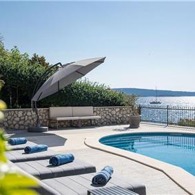 5 bedroom beachfront villa with pool on Ciova Island, Trogir, sleeps 12
